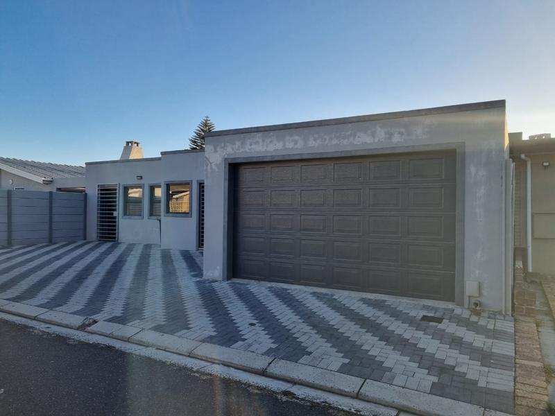 5 Bedroom Property for Sale in Goodwood Estate Western Cape